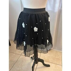 Arthur Martin Black Pleated Skirt Floral Applique Pearl Mori Girl Cottagecore